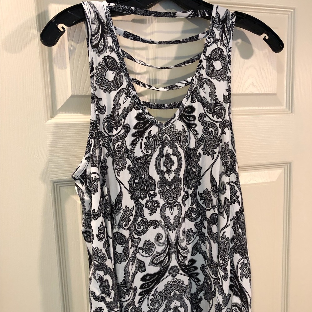 Fun Patterned top - Picture 2 of 3